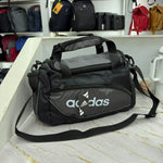 GUAYERA DEPORTIVA ADIDAS 45 X35CM PEQ - UrbanMix